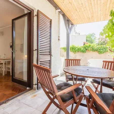 Vladan With Terrace Apartament